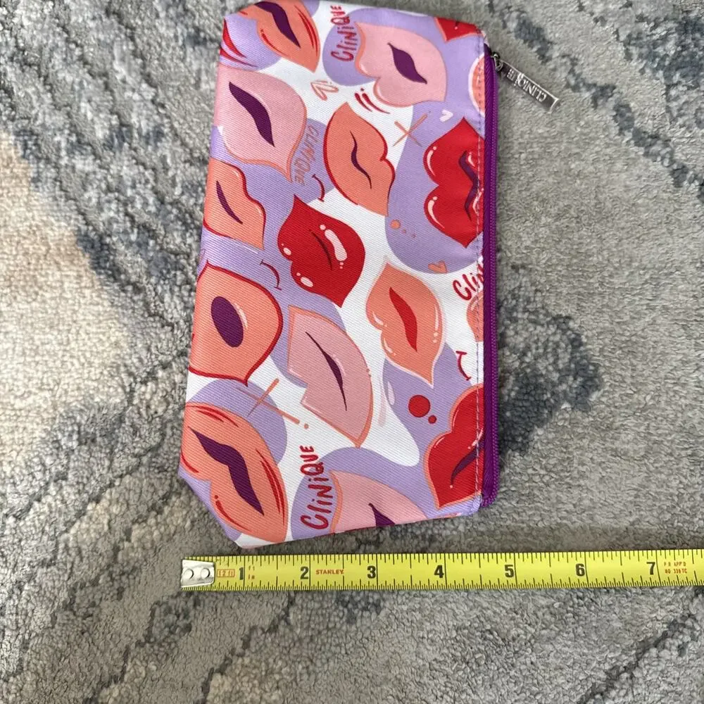 Clinique lips print